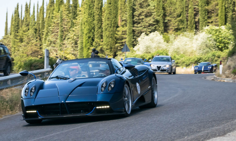 Illustration for article titled A Pagani Rally In Italy Puts All Other Car Meets To Shame